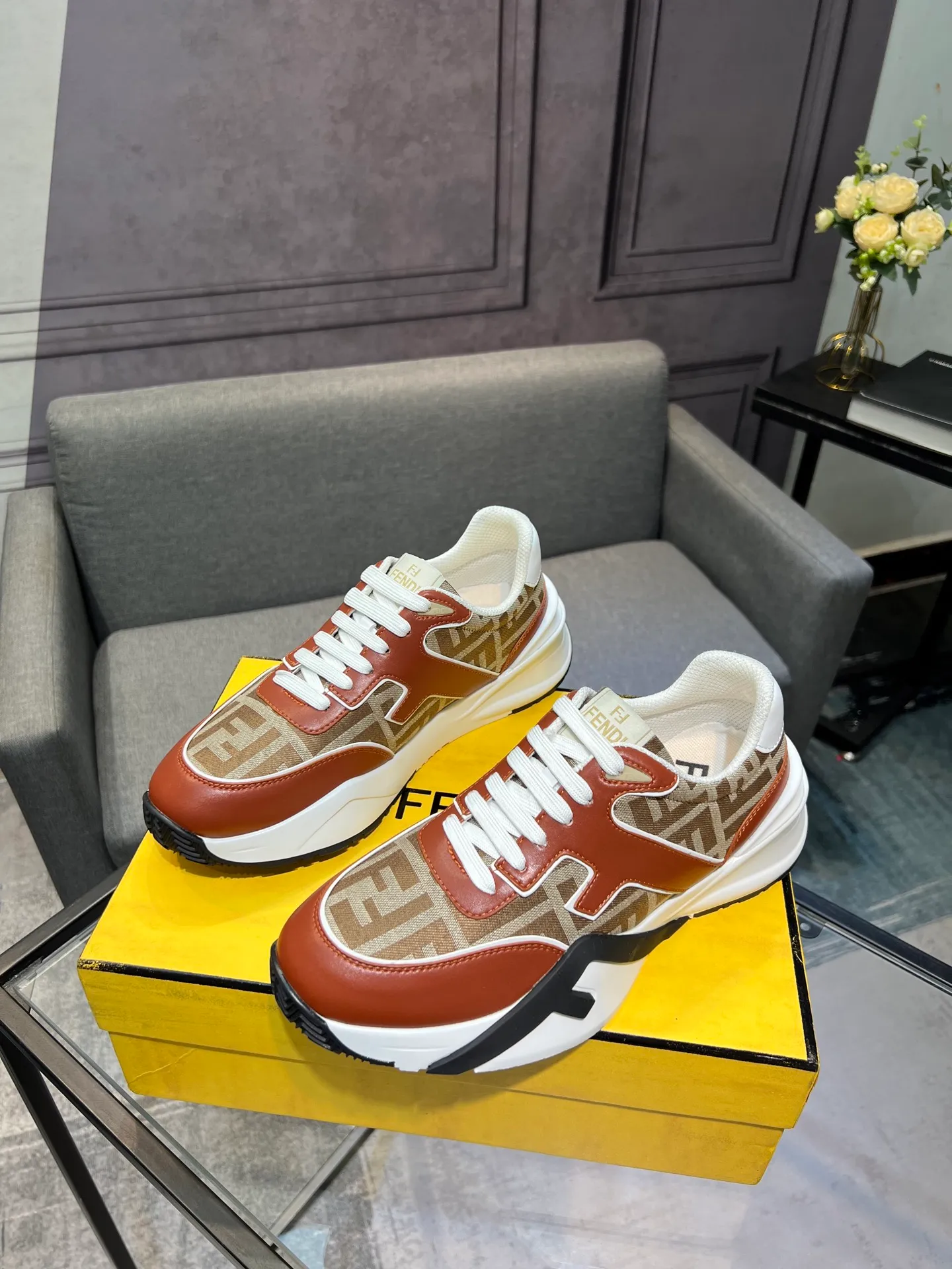 Men's shoes 💰580 FENDI men's fashion casual shoes 👟Hot sale🔥Official website 1:1 replica ⬆️Original quality - Original leather - Original breathable mesh lining Original outsole 1:1 replica, code number 38-44 (45-46 customized)